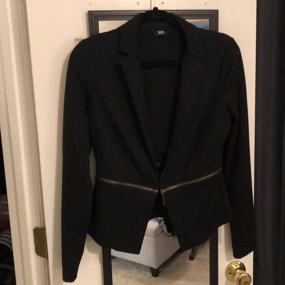 Black blazer with detachable bottom